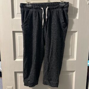 New York Laundry Dark Gray Capris